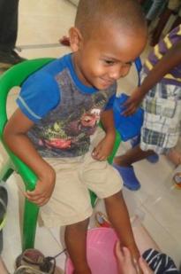 Day 5, blog @ house-build, foot-washing3